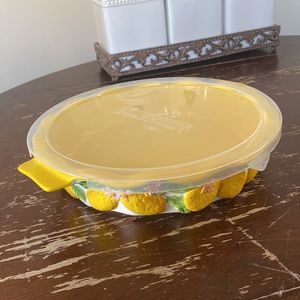 Temp-Tations 9” Lemon Pie Plate with Lid